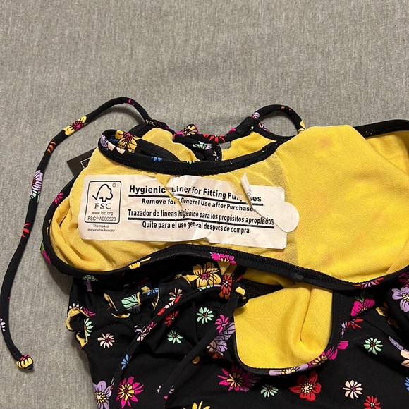 NWT CALIFORNIA WAVES BIKINI BOTTOM ONLY SIZE 16/18 Super Cute Floral Design - Picture 3 of 5